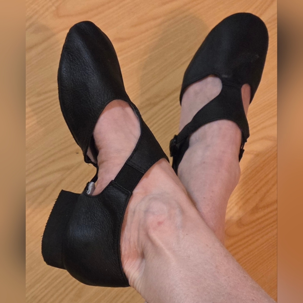 NWOT Womens Grecian Ballet Dance Sandal Size 7